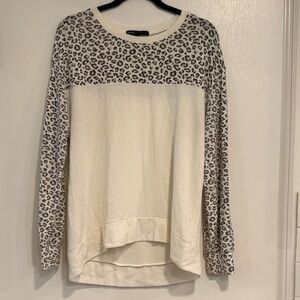 Gibson Cream and Gray Leopard Print Sweatshirt